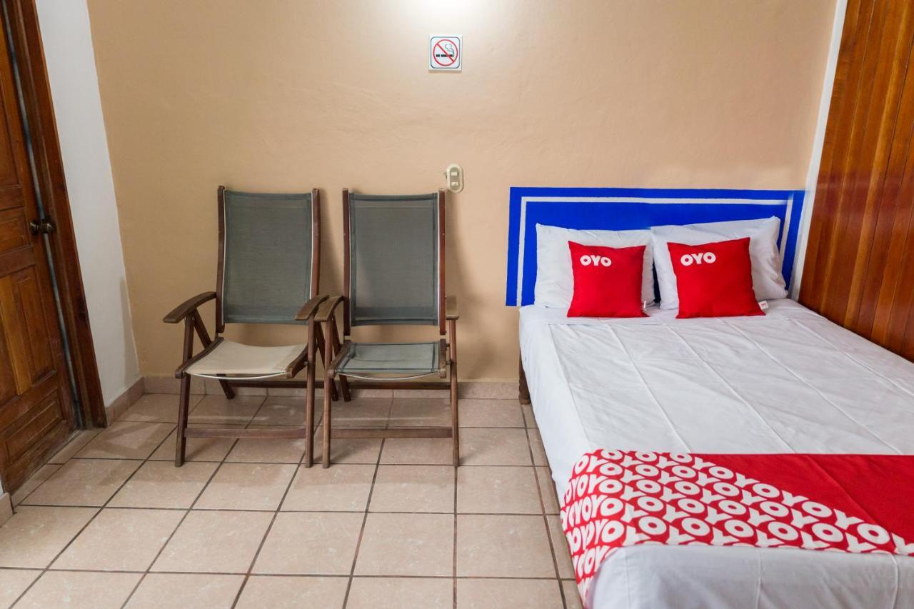 Hotel Isis Сиуатанехо Экстерьер фото