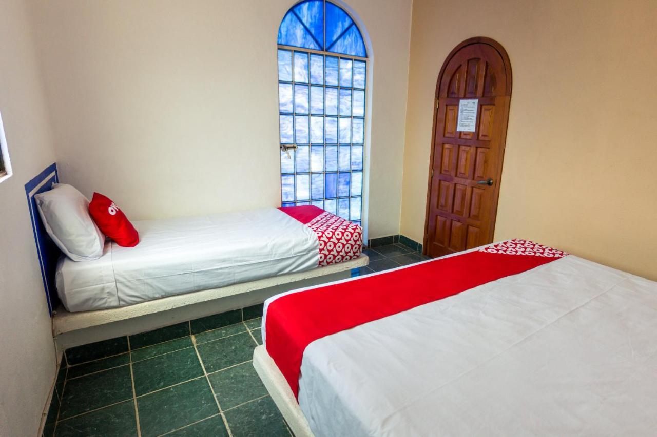 Hotel Isis Сиуатанехо Экстерьер фото