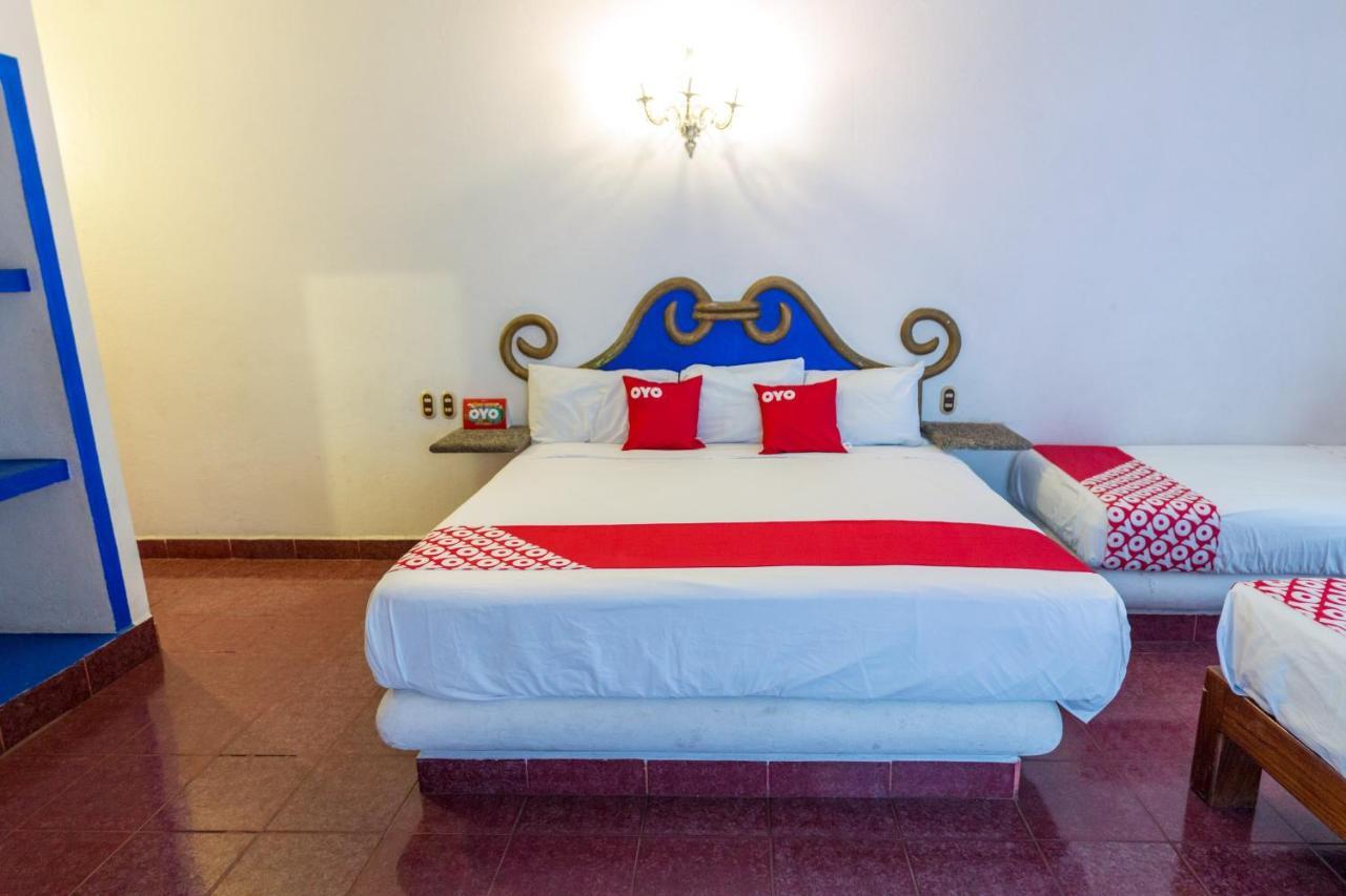 Hotel Isis Сиуатанехо Экстерьер фото